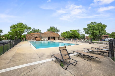 Tiny photo for 2130 Country Club Drive #2130, Woodridge, IL 60517 (MLS # 12653222)