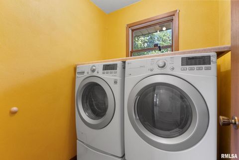 Tiny photo for 2461 Bobwhite Dr Drive, Muscatine, IA 52761 (MLS # QC4268709)