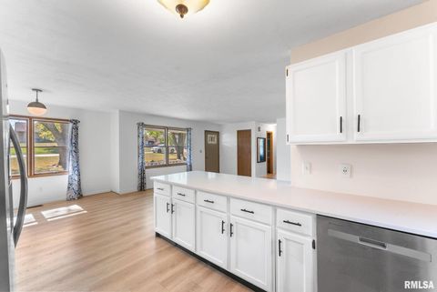 Tiny photo for 2461 Bobwhite Dr Drive, Muscatine, IA 52761 (MLS # QC4268709)