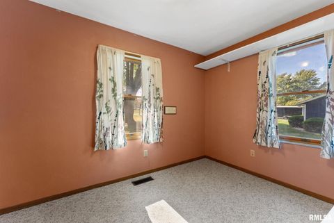 Tiny photo for 2461 Bobwhite Dr Drive, Muscatine, IA 52761 (MLS # QC4268709)