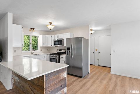 Tiny photo for 2461 Bobwhite Dr Drive, Muscatine, IA 52761 (MLS # QC4268709)