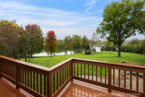 Tiny photo for 27200 W Lakeview Drive South Drive, Lake Barrington, IL 60084 (MLS # 12769935)
