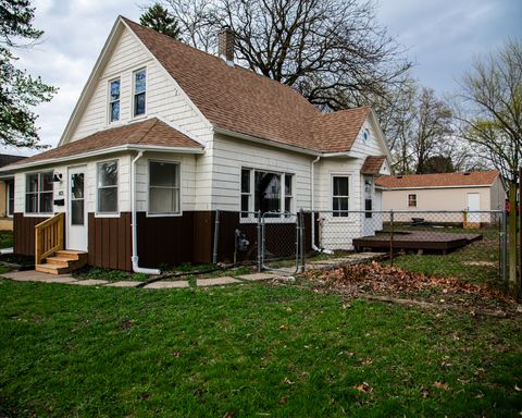 Tiny photo for 1425 24 1/2 Street, Rock Island, IL 61201 (MLS # 12622858)