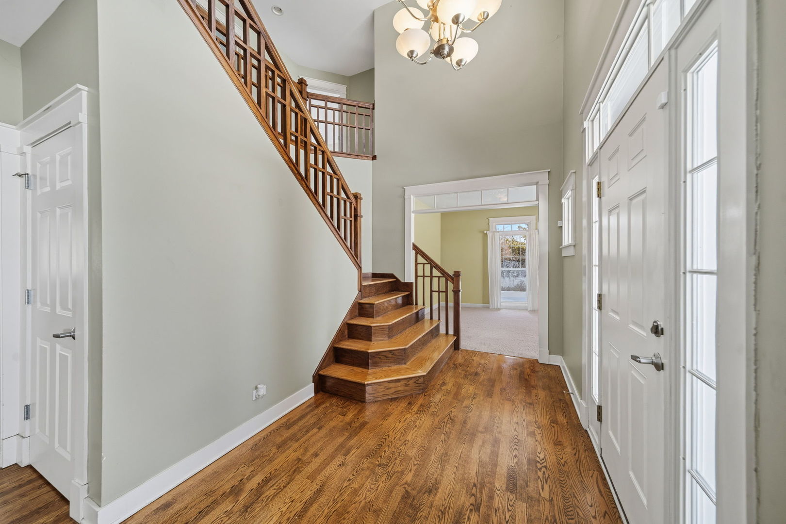 7N072 Willowbrook Drive