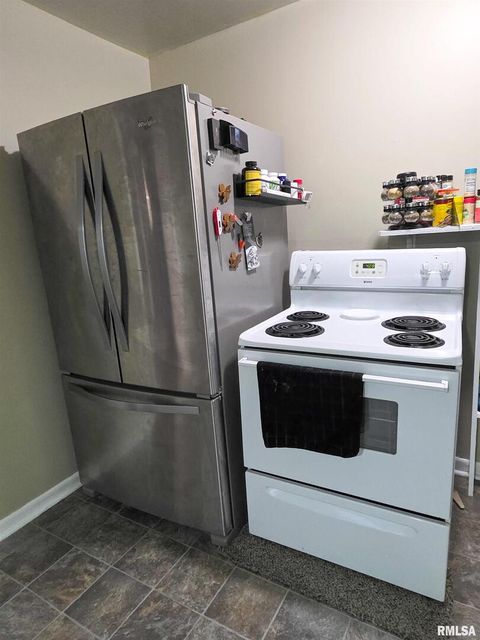 Tiny photo for 1037 E 3RD Street, Flora, IL 62839 (MLS # EB460737)