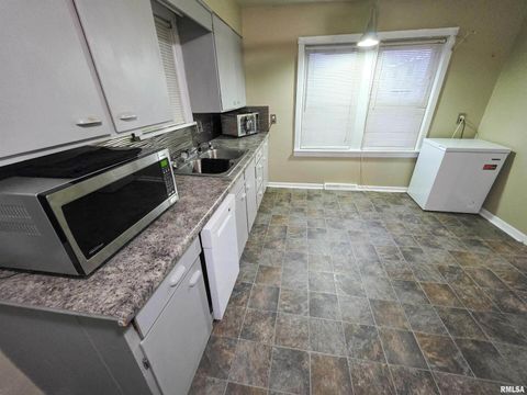 Tiny photo for 1037 E 3RD Street, Flora, IL 62839 (MLS # EB460737)