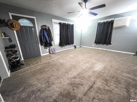 Tiny photo for 1037 E 3RD Street, Flora, IL 62839 (MLS # EB460737)