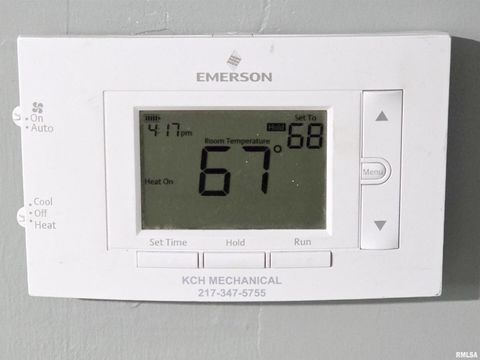 Tiny photo for 1037 E 3RD Street, Flora, IL 62839 (MLS # EB460737)