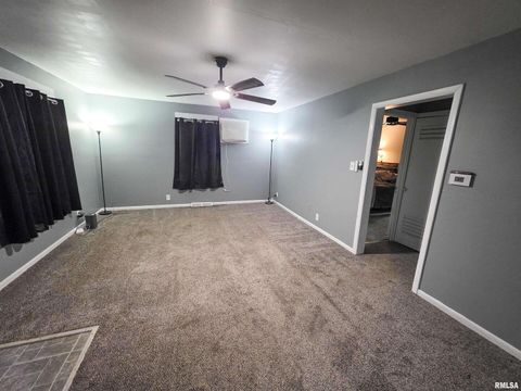 Tiny photo for 1037 E 3RD Street, Flora, IL 62839 (MLS # EB460737)