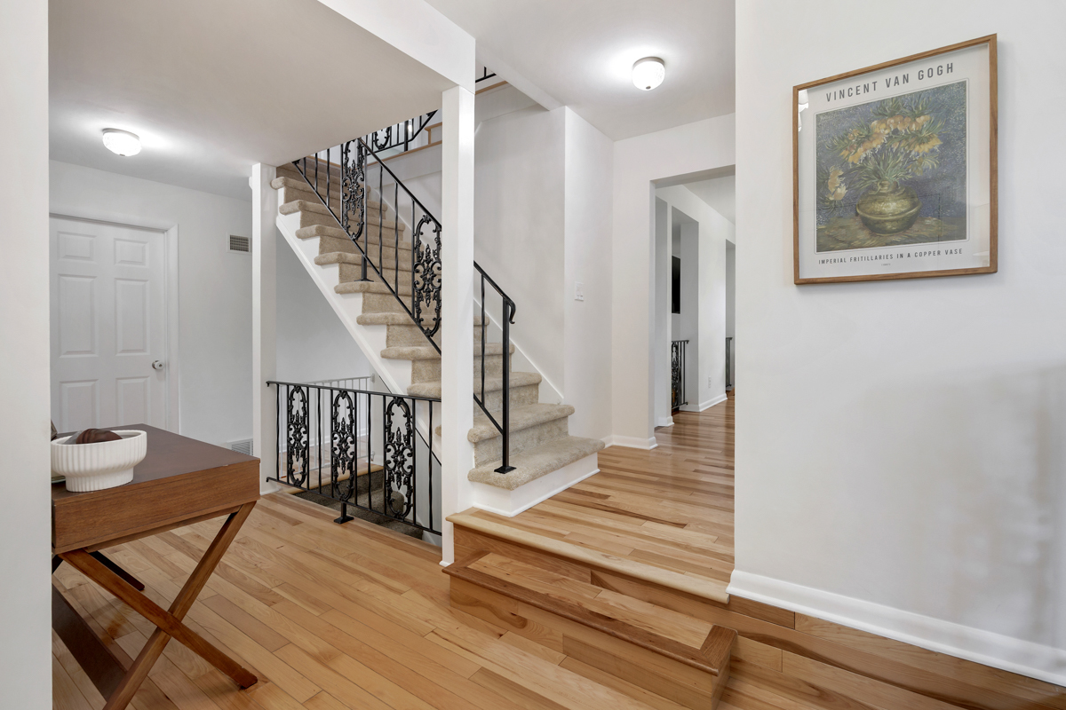 1605 Mayflower Drive