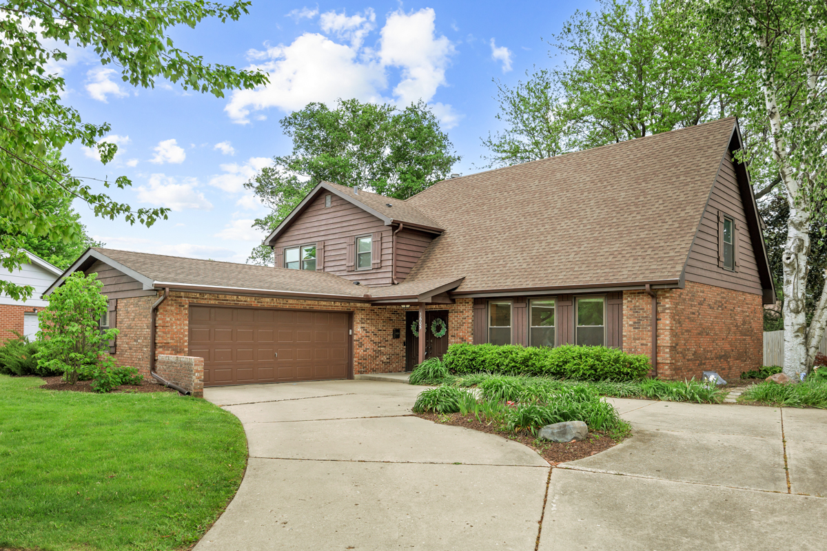 1605 Mayflower Drive