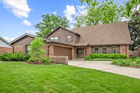 Photo of 1605 Mayflower Drive, DeKalb, IL 60115 (MLS # 12651675)