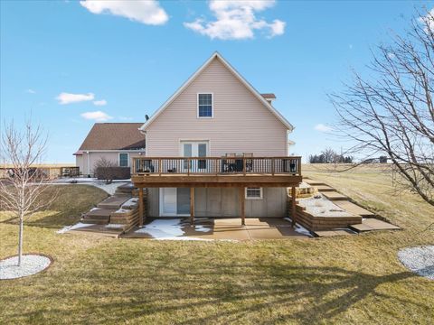 Tiny photo for 2572 160th Avenue, Aledo, IL 61231 (MLS # 12551033)