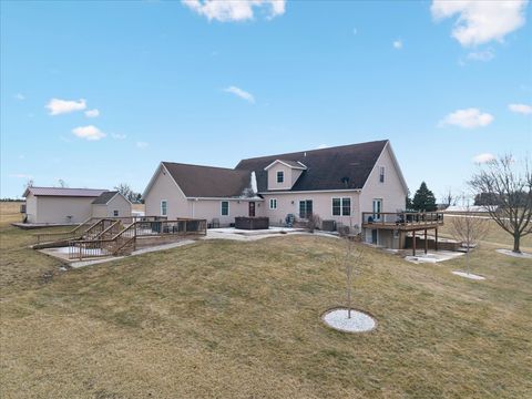 Tiny photo for 2572 160th Avenue, Aledo, IL 61231 (MLS # 12551033)