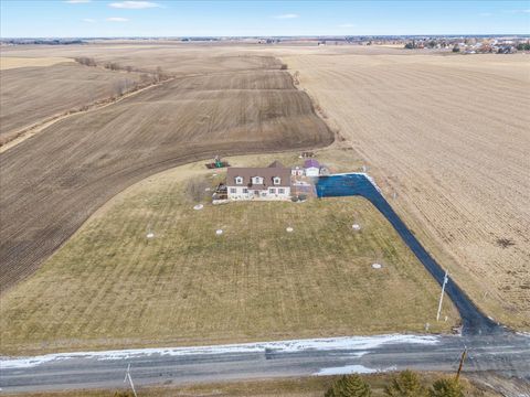 Tiny photo for 2572 160th Avenue, Aledo, IL 61231 (MLS # 12551033)