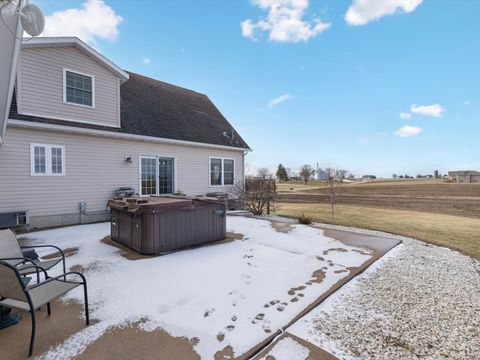 Tiny photo for 2572 160th Avenue, Aledo, IL 61231 (MLS # 12551033)