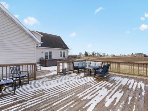 Tiny photo for 2572 160th Avenue, Aledo, IL 61231 (MLS # 12551033)
