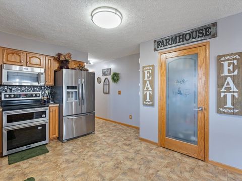 Tiny photo for 2572 160th Avenue, Aledo, IL 61231 (MLS # 12551033)