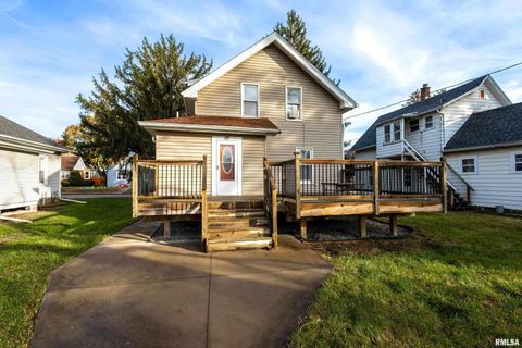 Tiny photo for 1525 W HIGH Street, Davenport, IA 52804 (MLS # QC4268905)