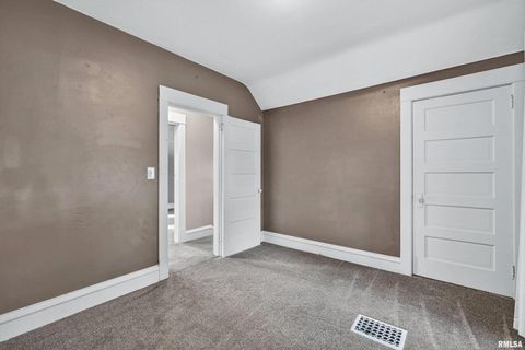 Tiny photo for 1525 W HIGH Street, Davenport, IA 52804 (MLS # QC4268905)