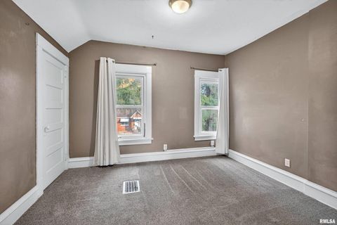 Tiny photo for 1525 W HIGH Street, Davenport, IA 52804 (MLS # QC4268905)