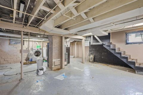 Tiny photo for 1525 W HIGH Street, Davenport, IA 52804 (MLS # QC4268905)