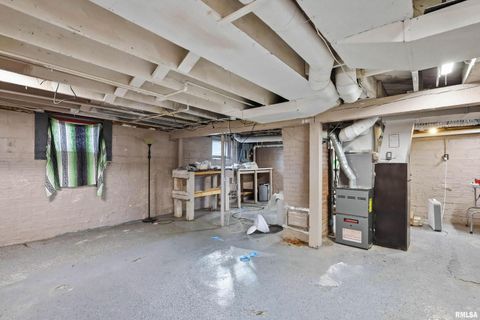 Tiny photo for 1525 W HIGH Street, Davenport, IA 52804 (MLS # QC4268905)