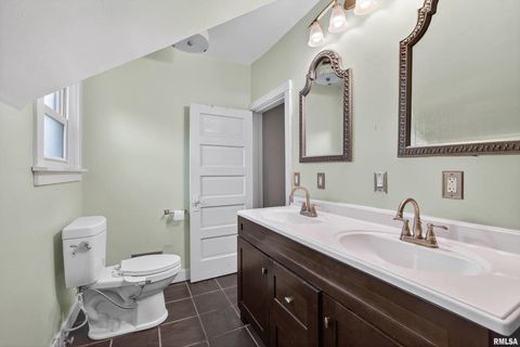 Tiny photo for 1525 W HIGH Street, Davenport, IA 52804 (MLS # QC4268905)