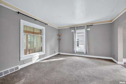 Tiny photo for 1525 W HIGH Street, Davenport, IA 52804 (MLS # QC4268905)