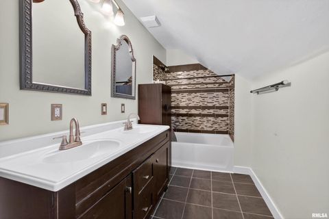 Tiny photo for 1525 W HIGH Street, Davenport, IA 52804 (MLS # QC4268905)