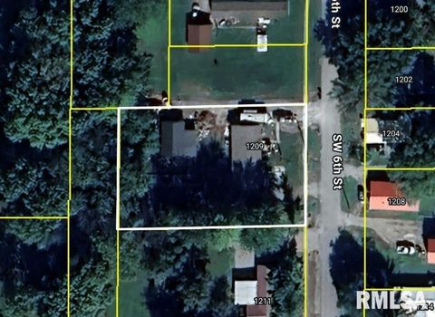 Tiny photo for 1207 SW 6TH Street, Fairfield, IL 62837 (MLS # EB460372)