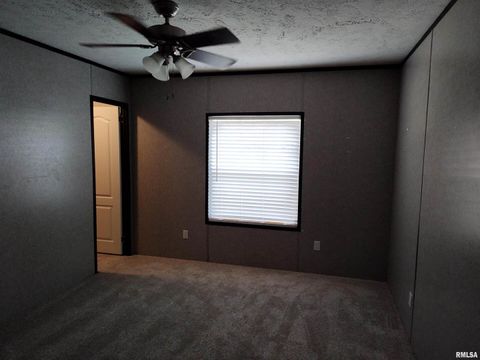 Tiny photo for 1207 SW 6TH Street, Fairfield, IL 62837 (MLS # EB460372)