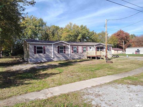 Photo of 1207 SW 6TH Street, Fairfield, IL 62837 (MLS # EB460372)