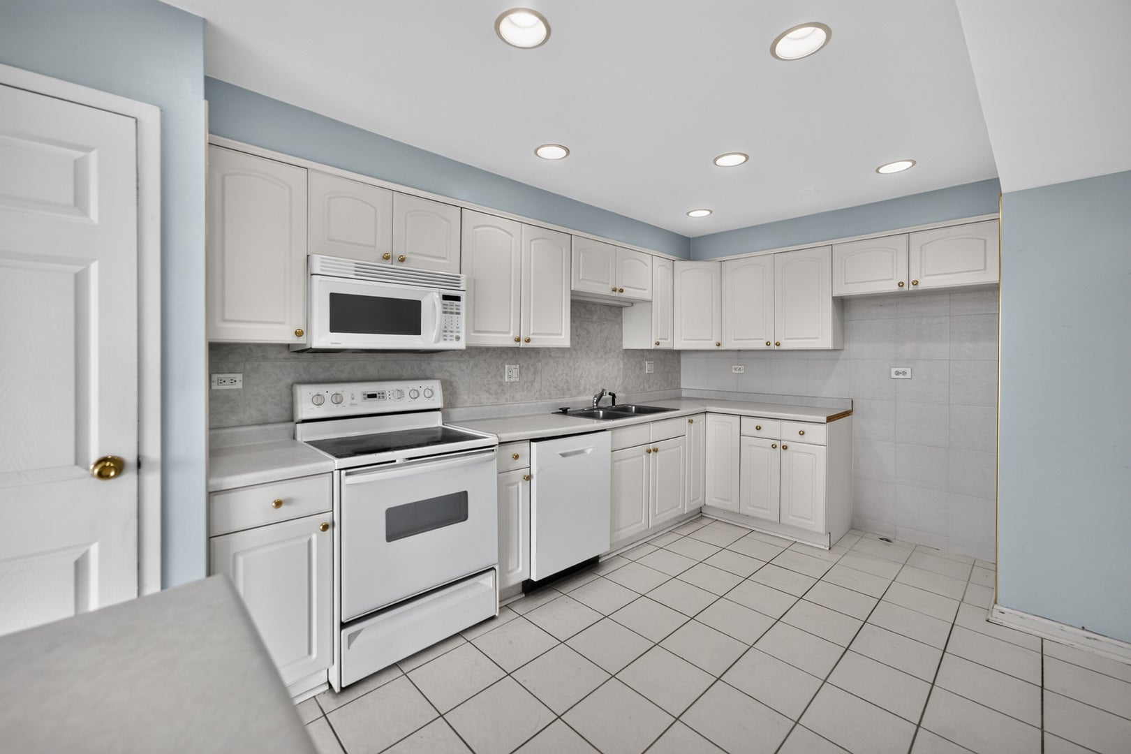 1727 W CRYSTAL Lane 611