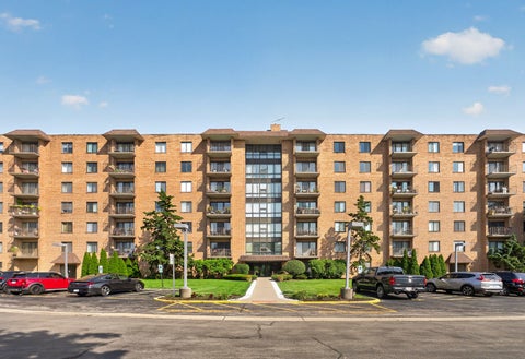 1727 W Crystal Lane Unit 611, Mount Prospect, IL 60056 - #: 12731584
