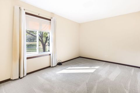 Tiny photo for 527 Cumnor Road #107, Westmont, IL 60559 (MLS # 12479852)