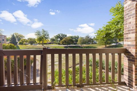 Tiny photo for 527 Cumnor Road #107, Westmont, IL 60559 (MLS # 12479852)