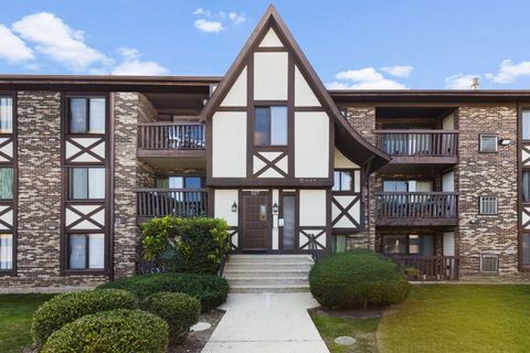 Photo of 527 Cumnor Road #107, Westmont, IL 60559 (MLS # 12479852)