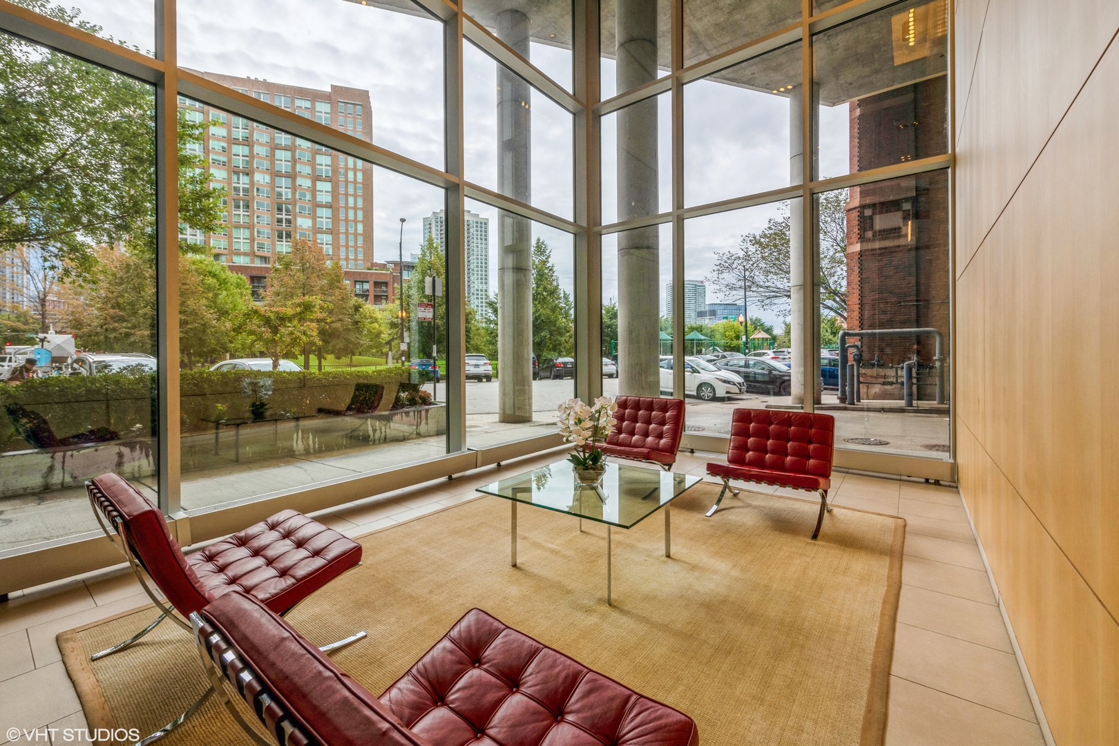 510 W ERIE Street 1605