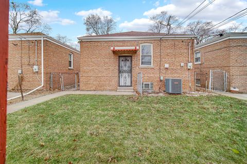 Tiny photo for 9911 S Peoria Avenue, Chicago, IL 60643 (MLS # 12590032)