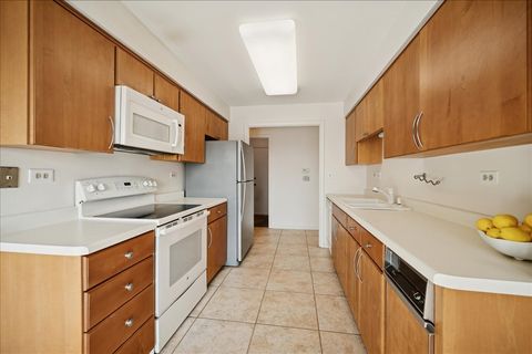 Tiny photo for 1721 Mission Hills Road #406, Northbrook, IL 60062 (MLS # 12520556)