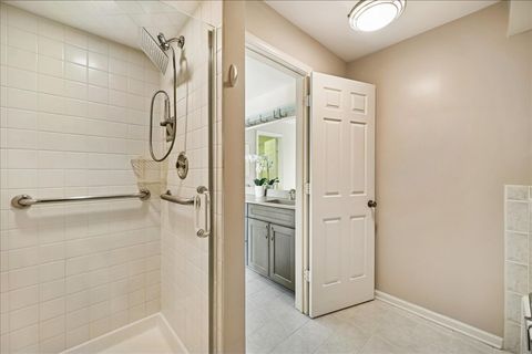 Tiny photo for 1721 Mission Hills Road #406, Northbrook, IL 60062 (MLS # 12520556)