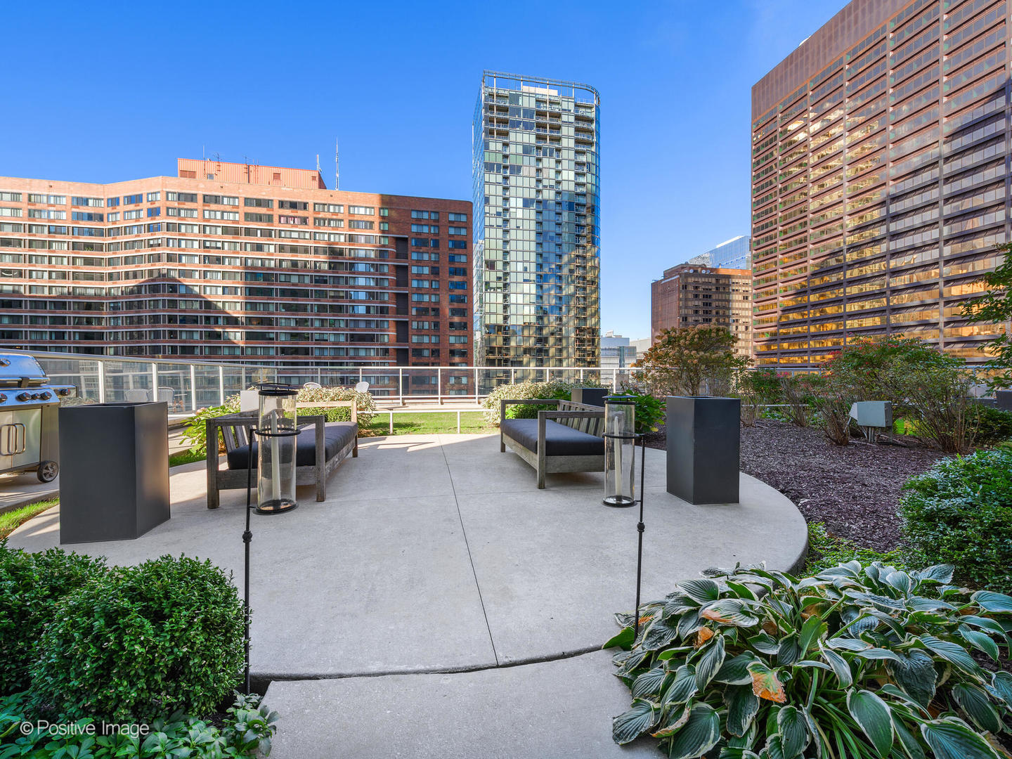 240 E ILLINOIS Street 1002