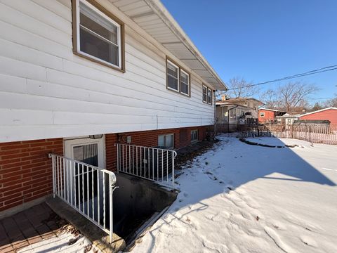Tiny photo for 2852 189th Street, Lansing, IL 60438 (MLS # 12563817)