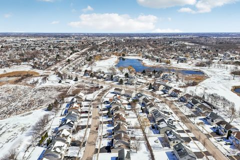 Tiny photo for 1195 Hadley Circle, Gurnee, IL 60031 (MLS # 12596487)