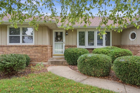 Photo of 110 Naden Court, Yorkville, IL 60560 (MLS # 12768935)