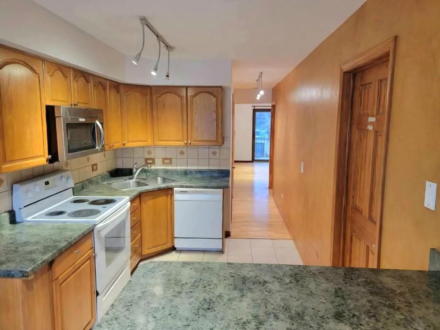9709 Bianco Terrace E