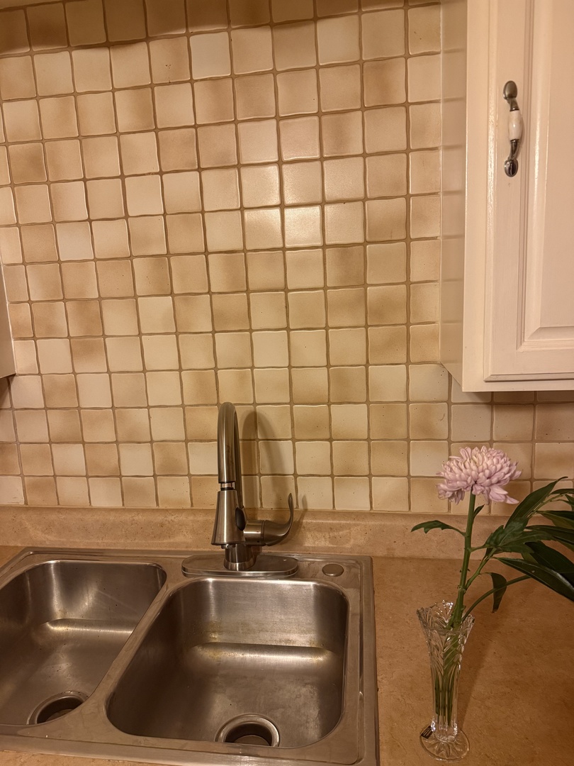 5241 N East River Road 1C