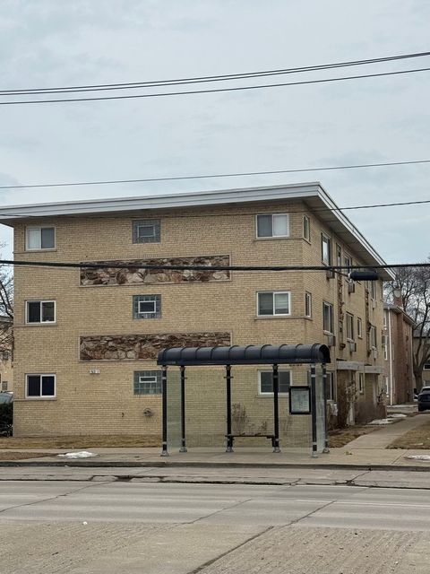 5241 N East River Road 1C Chicago IL 60656