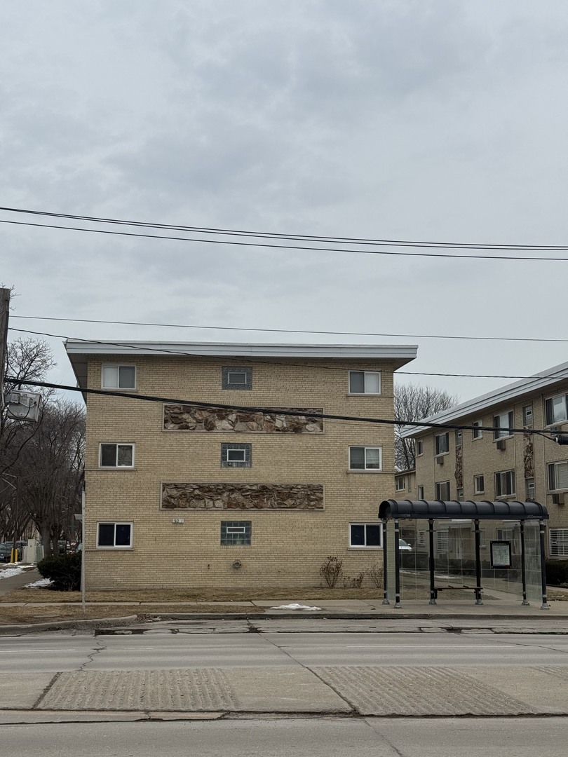 5241 N East River Road 1C